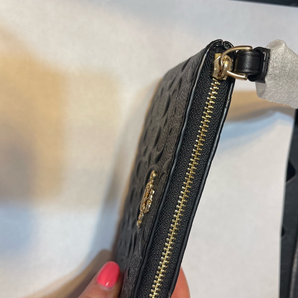 Coach Wristlet - Picture 9 of 10